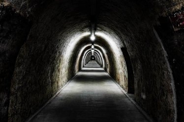 Tunnlar under muren